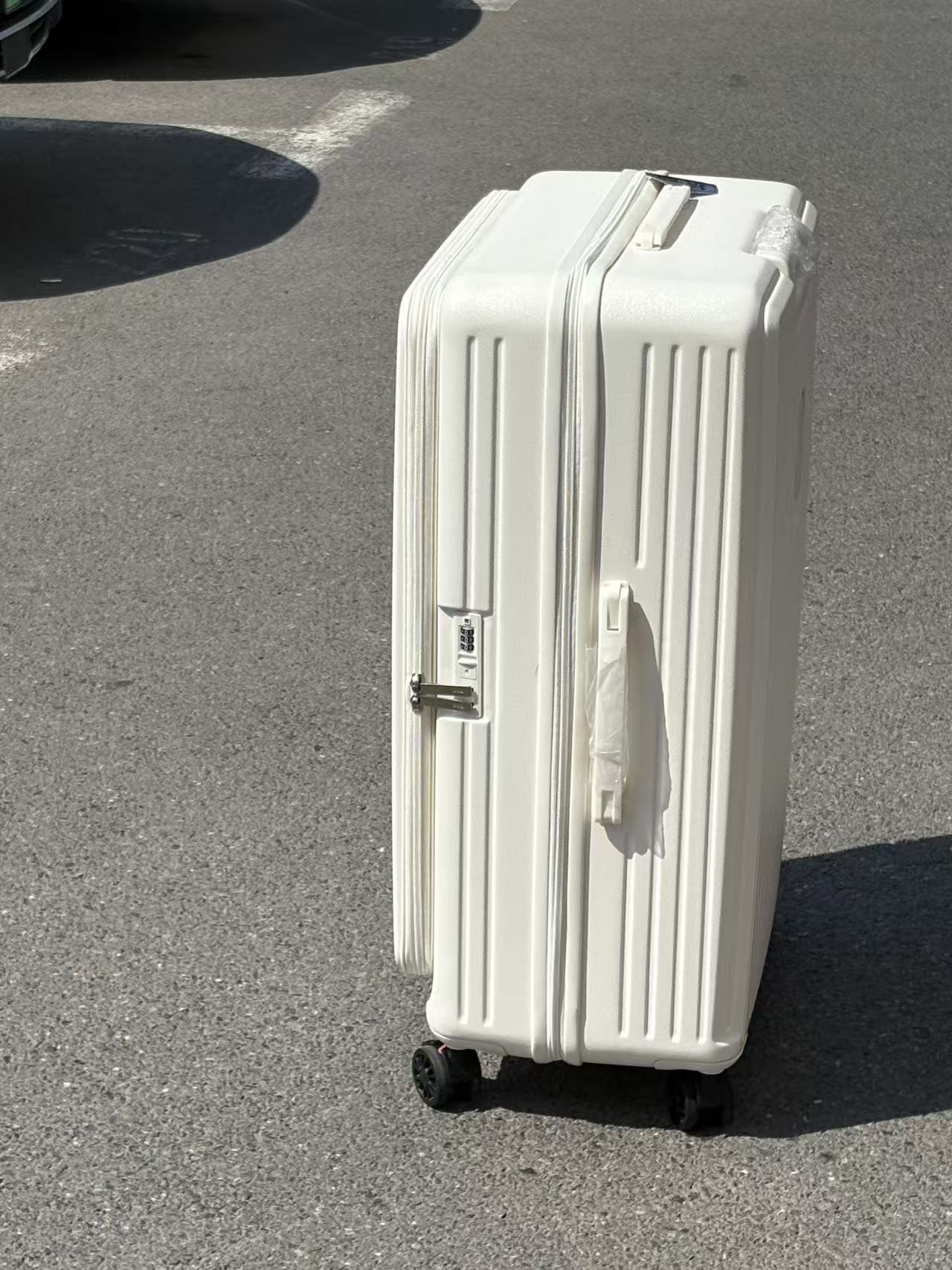轻奢旅行箱|设计美学与细节体验的双向奔赴,4款400-800元档实测 轻奢旅行箱|设计美学与细节体验的双向奔赴,4款400-800元档实测